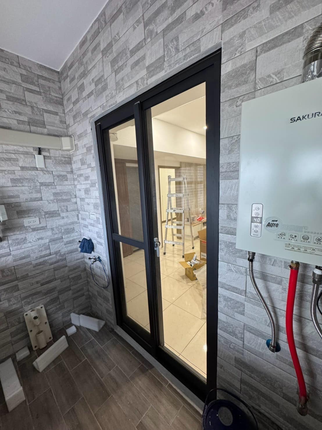 台南玄關門包框處理換新