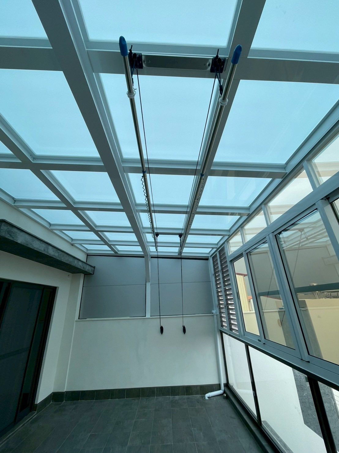 台南白色骨架採光罩